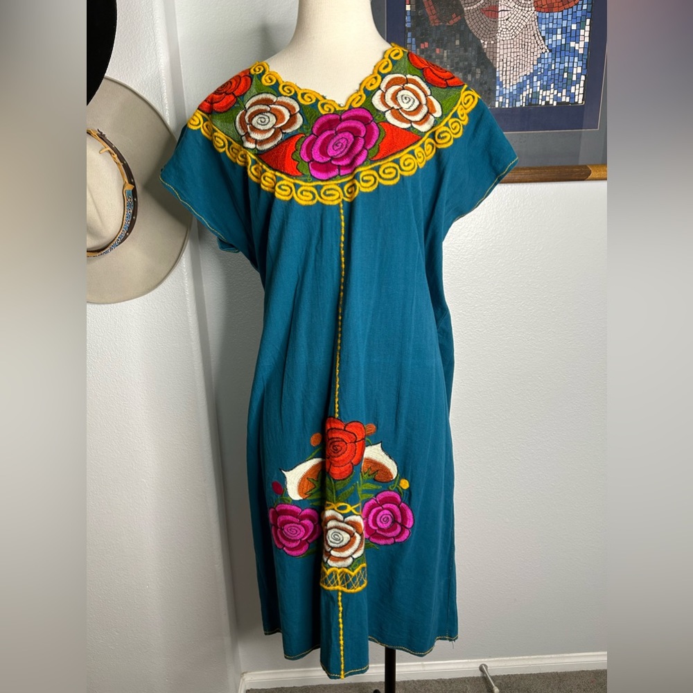 Vintage Embroidered Mexican Dress